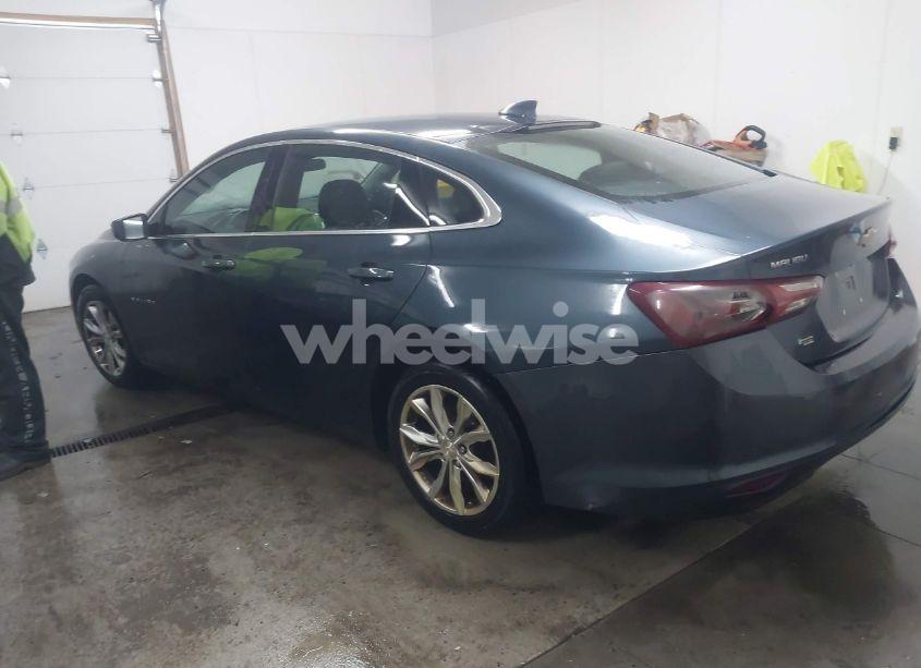 Photo 3 of 2020 Chevrolet Malibu FWD LT (VIN 1G1ZD5ST9LF075130)