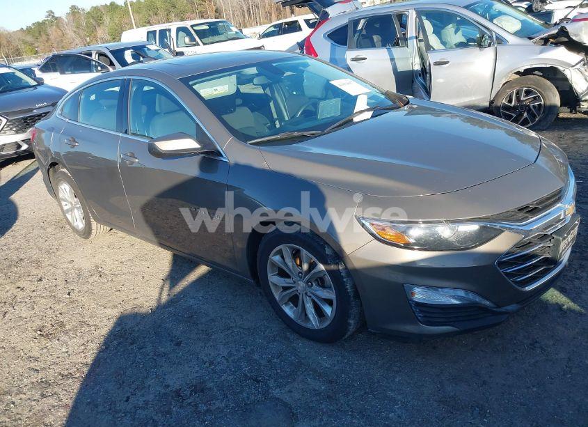 2020 Chevrolet Malibu FWD LT (VIN 1G1ZD5ST9LF090811) main photo