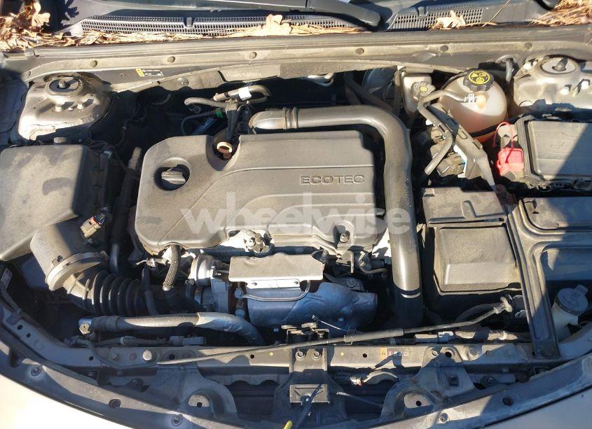 Photo 10 of 2020 Chevrolet Malibu FWD LT (VIN 1G1ZD5ST9LF090811)