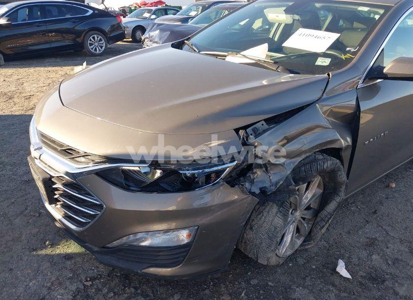 Photo 6 of 2020 Chevrolet Malibu FWD LT (VIN 1G1ZD5ST9LF090811)