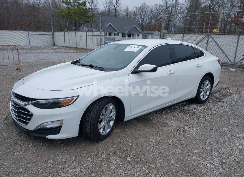 Photo 2 of 2020 Chevrolet Malibu FWD LT (VIN 1G1ZD5ST9LF095278)