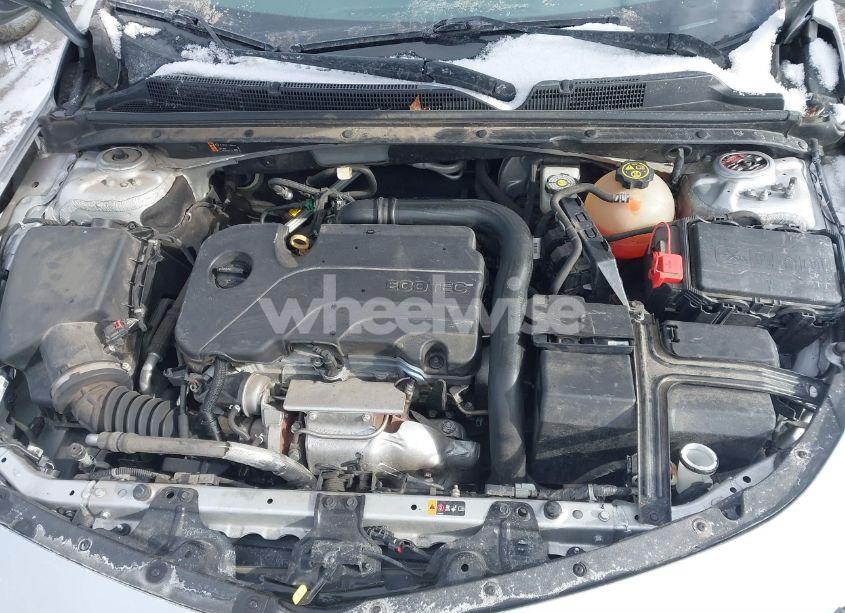 Photo 10 of 2020 Chevrolet Malibu FWD LT (VIN 1G1ZD5ST9LF103881)