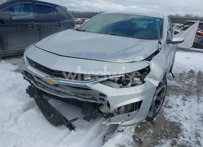 Photo 2 of 2020 Chevrolet Malibu FWD LT (VIN 1G1ZD5ST9LF103881)