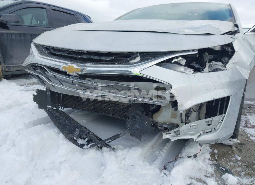 Photo 6 of 2020 Chevrolet Malibu FWD LT (VIN 1G1ZD5ST9LF103881)