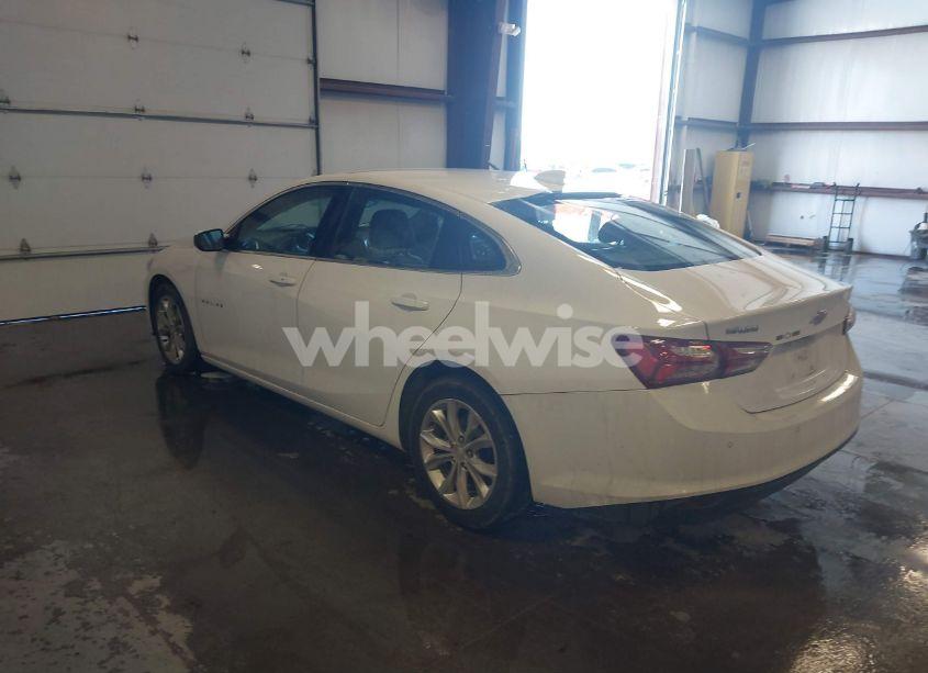 Photo 3 of 2021 Chevrolet Malibu FWD LT (VIN 1G1ZD5ST9MF012255)