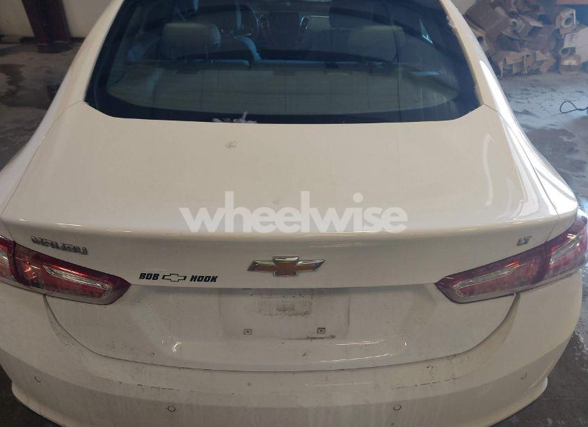 Photo 6 of 2021 Chevrolet Malibu FWD LT (VIN 1G1ZD5ST9MF012255)