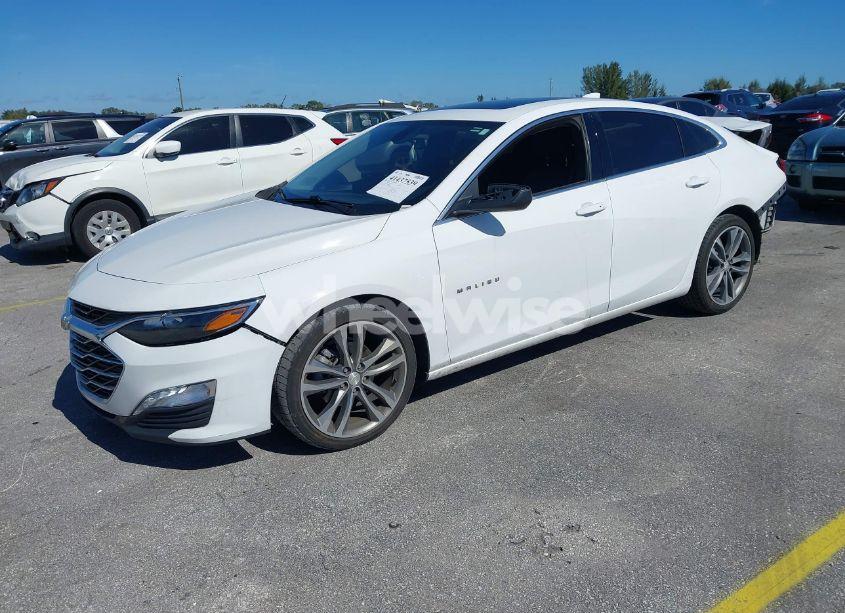 Photo 2 of 2021 Chevrolet Malibu FWD LT (VIN 1G1ZD5ST9MF015611)