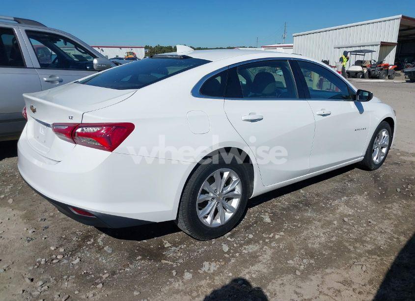 Photo 4 of 2021 Chevrolet Malibu FWD LT (VIN 1G1ZD5ST9MF034448)