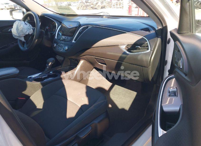 Photo 5 of 2021 Chevrolet Malibu FWD LT (VIN 1G1ZD5ST9MF034448)