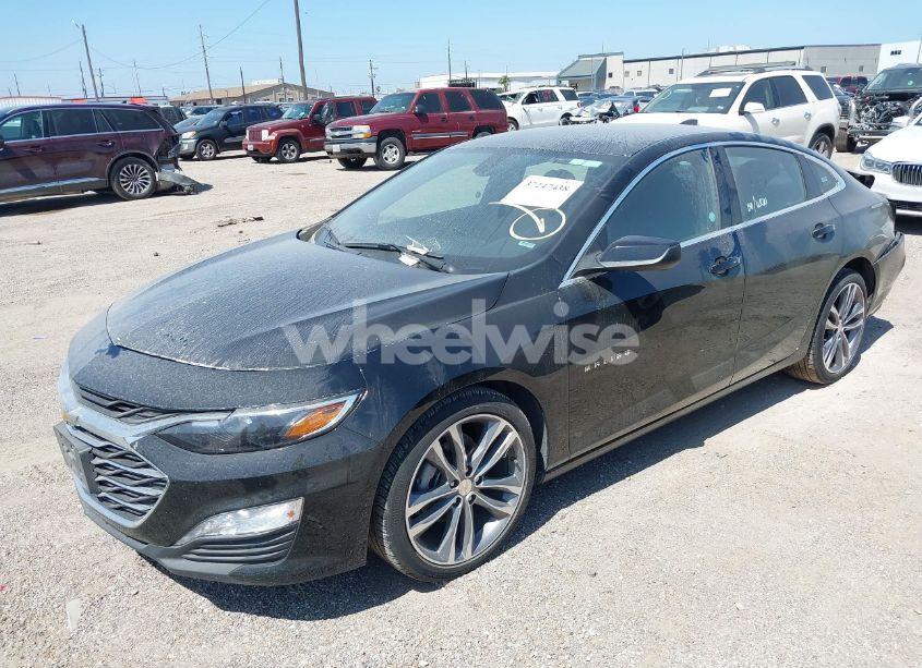 Photo 2 of 2022 Chevrolet Malibu FWD LT (VIN 1G1ZD5ST9NF114687)