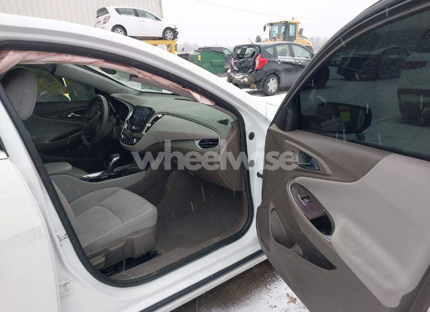 Photo 5 of 2022 Chevrolet Malibu FWD LT (VIN 1G1ZD5ST9NF151402)