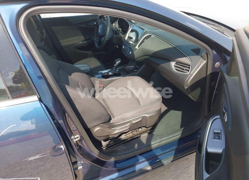 Photo 5 of 2022 Chevrolet Malibu FWD LT (VIN 1G1ZD5ST9NF155434)