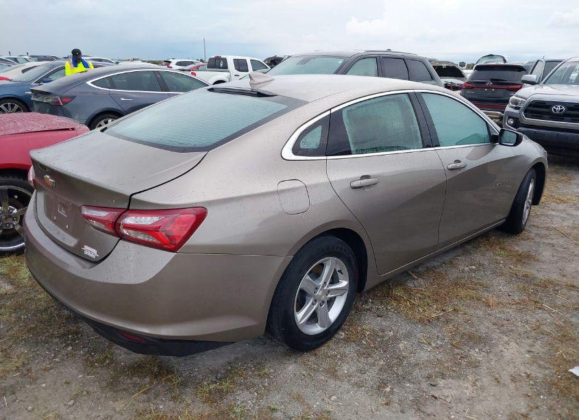 Photo 4 of 2022 Chevrolet Malibu FWD LT (VIN 1G1ZD5ST9NF158754)