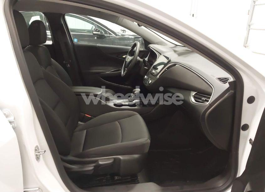 Photo 5 of 2023 Chevrolet Malibu FWD 1LT (VIN 1G1ZD5ST9PF138362)