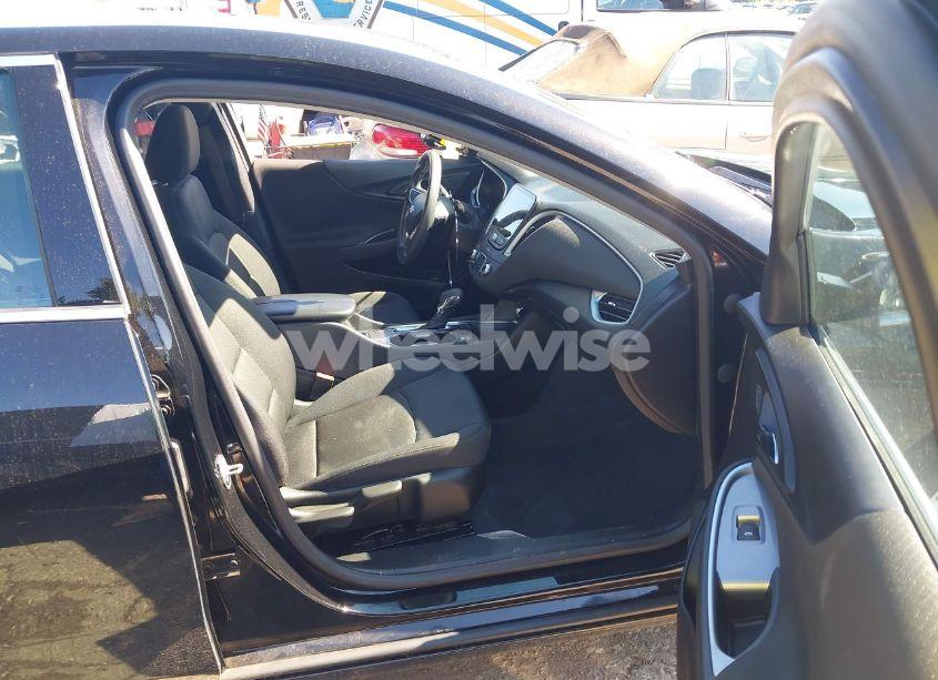 Photo 5 of 2023 Chevrolet Malibu FWD 1LT (VIN 1G1ZD5ST9PF189828)