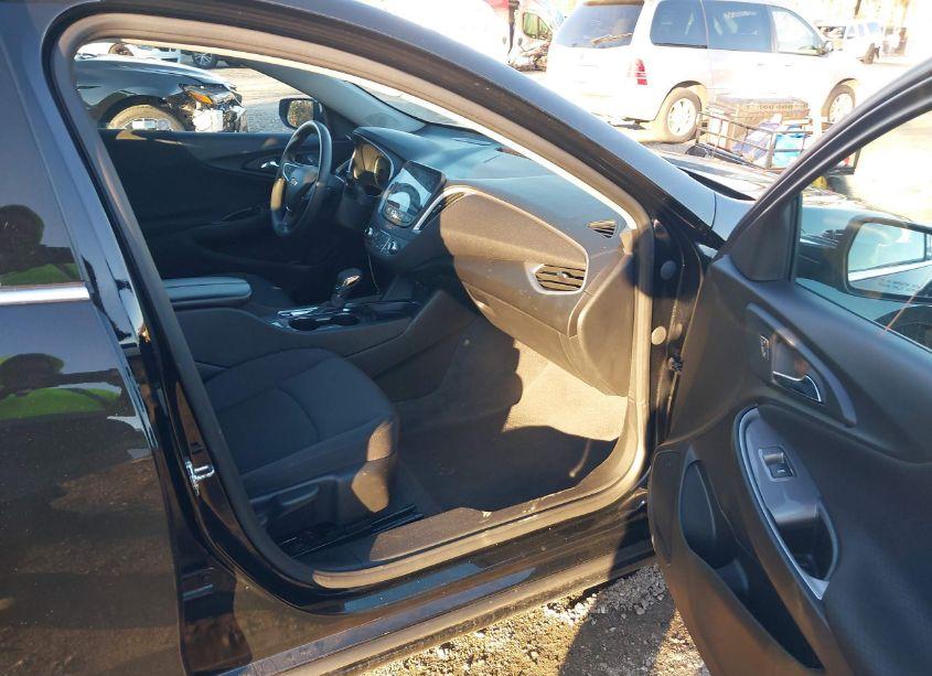Photo 5 of 2023 Chevrolet Malibu FWD 1LT (VIN 1G1ZD5ST9PF231849)