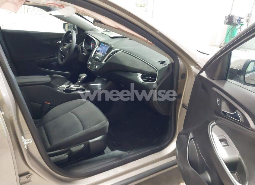 Photo 5 of 2024 Chevrolet Malibu FWD 1LT (VIN 1G1ZD5ST9RF172000)