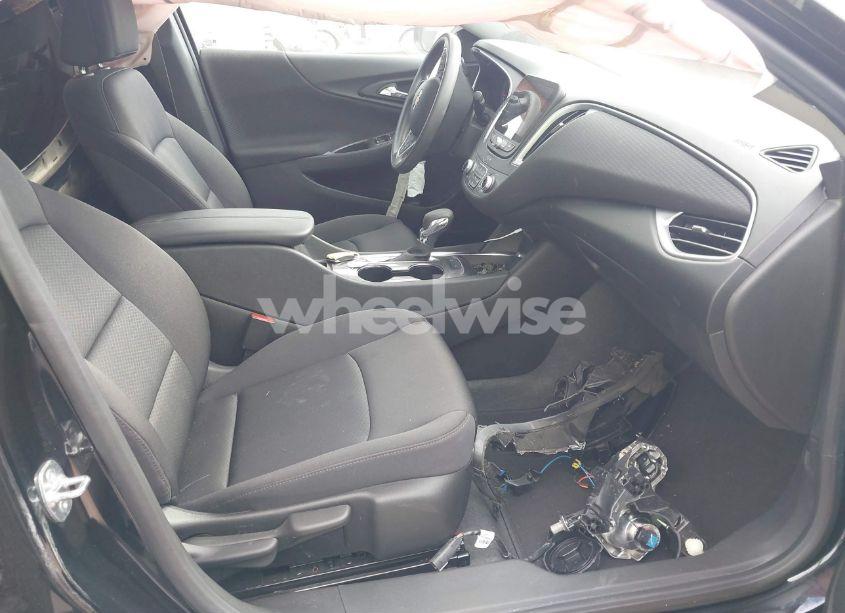 Photo 5 of 2024 Chevrolet Malibu FWD 1LT (VIN 1G1ZD5ST9RF174393)