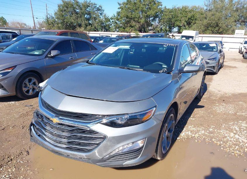Photo 2 of 2024 Chevrolet Malibu FWD 1LT (VIN 1G1ZD5ST9RF220157)