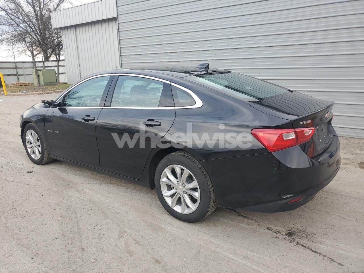Photo 2 of 2024 CHEVROLET MALIBU LT (VIN 1G1ZD5ST9RF245091)