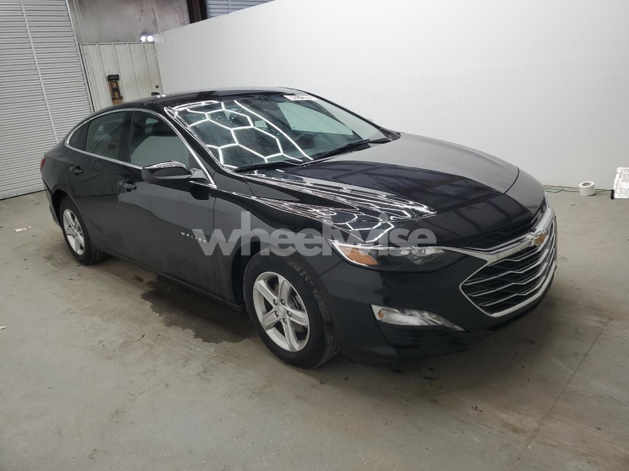 Photo 4 of 2025 CHEVROLET MALIBU LT (VIN 1G1ZD5ST9SF108982)