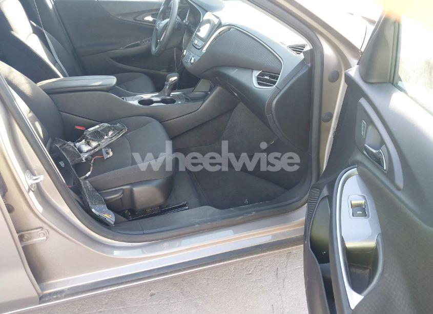 Photo 5 of 2025 Chevrolet Malibu FWD 1LT (VIN 1G1ZD5ST9SF137334)