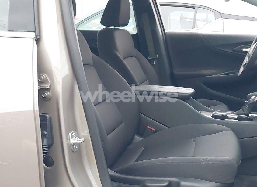 Photo 5 of 2025 Chevrolet Malibu FWD 1LT (VIN 1G1ZD5ST9SF148916)