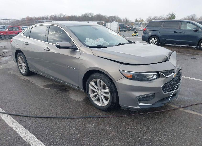 2018 Chevrolet Malibu LT (VIN 1G1ZD5STXJF109136) main photo