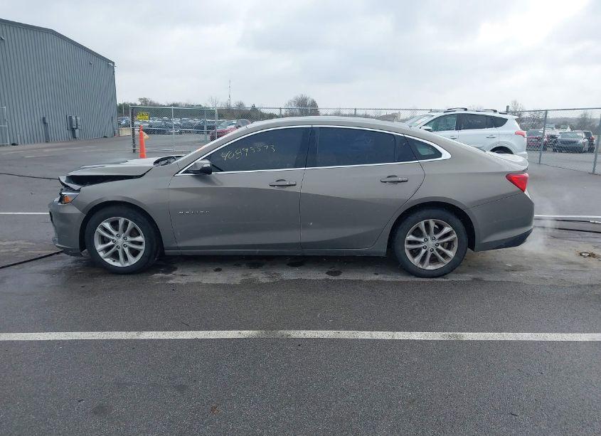 Photo 13 of 2018 Chevrolet Malibu LT (VIN 1G1ZD5STXJF109136)