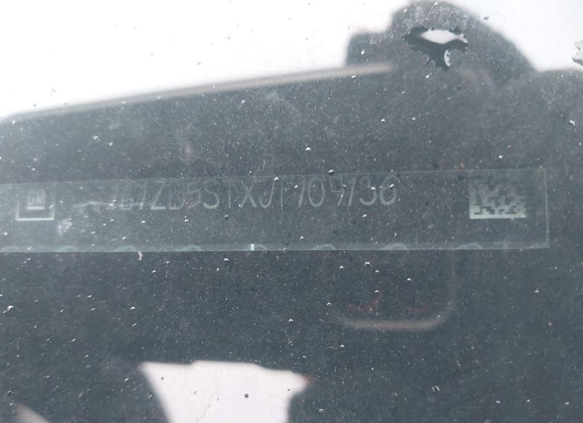 Photo 8 of 2018 Chevrolet Malibu LT (VIN 1G1ZD5STXJF109136)