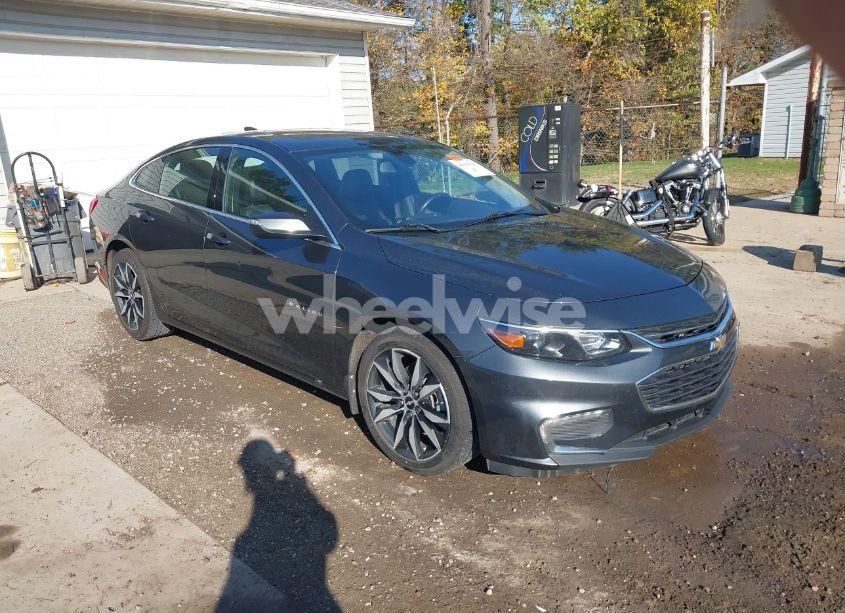 2018 Chevrolet Malibu LT (VIN 1G1ZD5STXJF109752) main photo