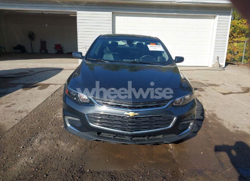 Photo 12 of 2018 Chevrolet Malibu LT (VIN 1G1ZD5STXJF109752)