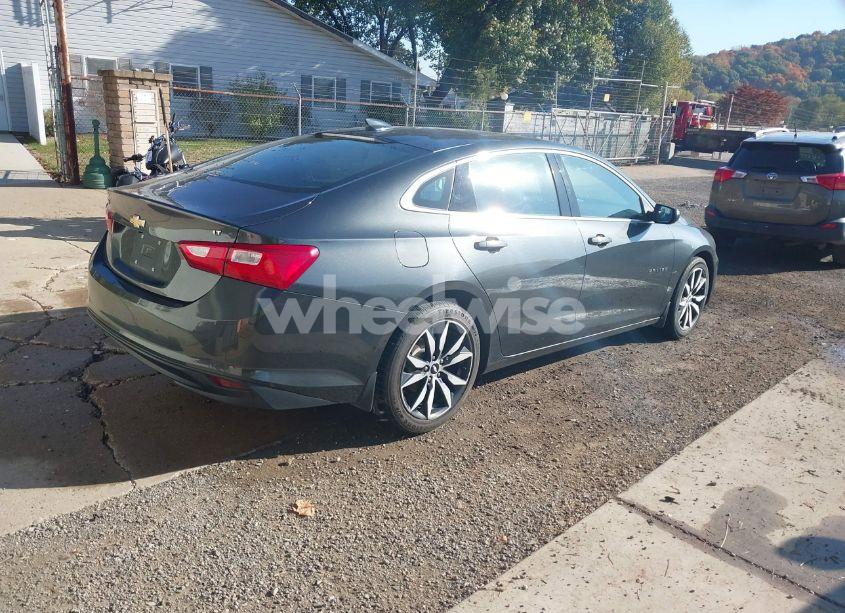 Photo 4 of 2018 Chevrolet Malibu LT (VIN 1G1ZD5STXJF109752)