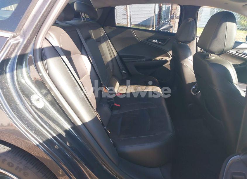 Photo 8 of 2018 Chevrolet Malibu LT (VIN 1G1ZD5STXJF109752)