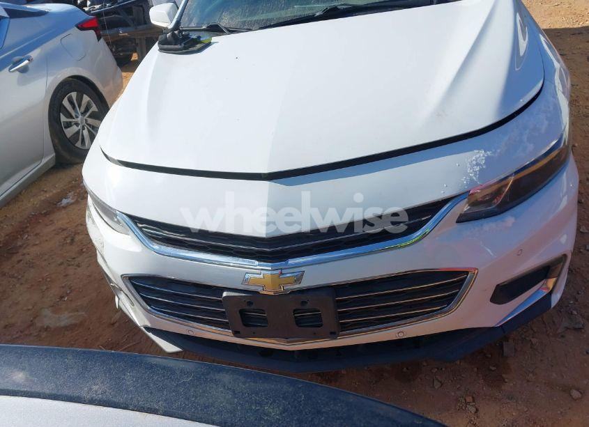 Photo 12 of 2018 Chevrolet Malibu LT (VIN 1G1ZD5STXJF110173)