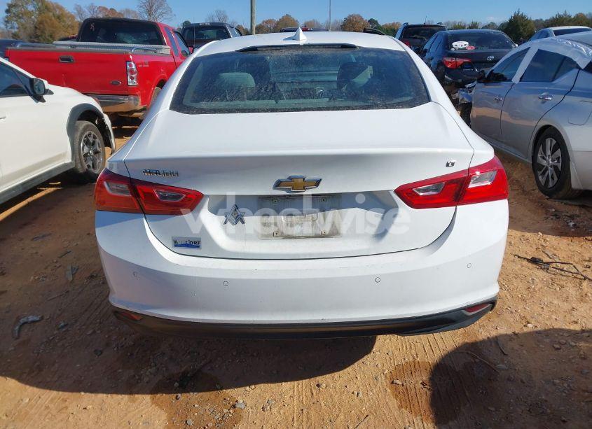 Photo 16 of 2018 Chevrolet Malibu LT (VIN 1G1ZD5STXJF110173)