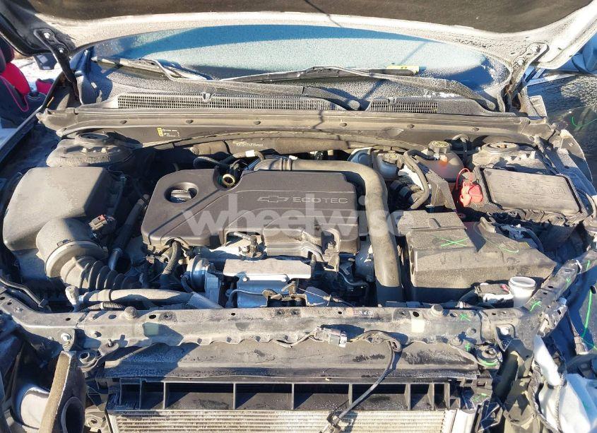 Photo 10 of 2018 Chevrolet Malibu LT (VIN 1G1ZD5STXJF110903)