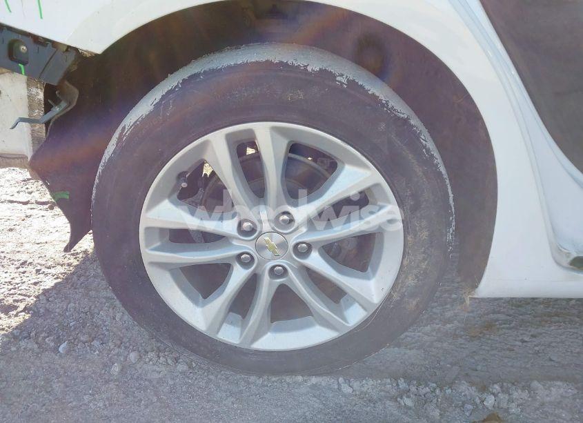 Photo 12 of 2018 Chevrolet Malibu LT (VIN 1G1ZD5STXJF121769)