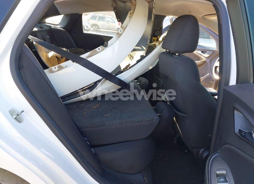 Photo 8 of 2018 Chevrolet Malibu LT (VIN 1G1ZD5STXJF121769)