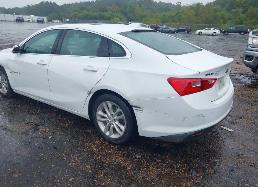 Photo 3 of 2018 Chevrolet Malibu LT (VIN 1G1ZD5STXJF124123)