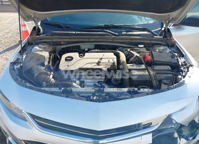 Photo 10 of 2018 Chevrolet Malibu LT (VIN 1G1ZD5STXJF129810)