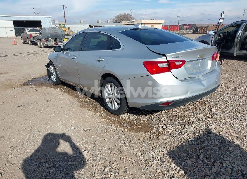Photo 3 of 2018 Chevrolet Malibu LT (VIN 1G1ZD5STXJF129810)