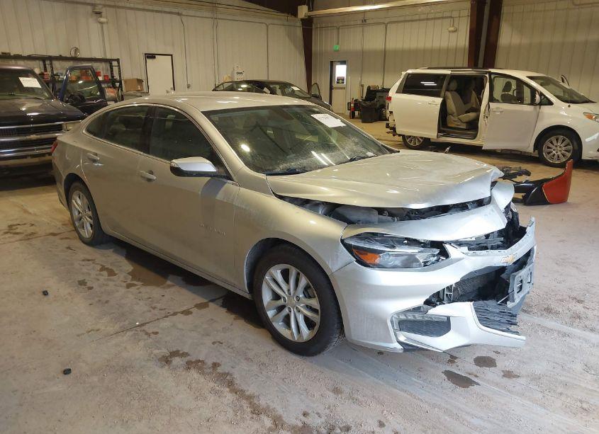 2018 Chevrolet Malibu LT (VIN 1G1ZD5STXJF129838) main photo