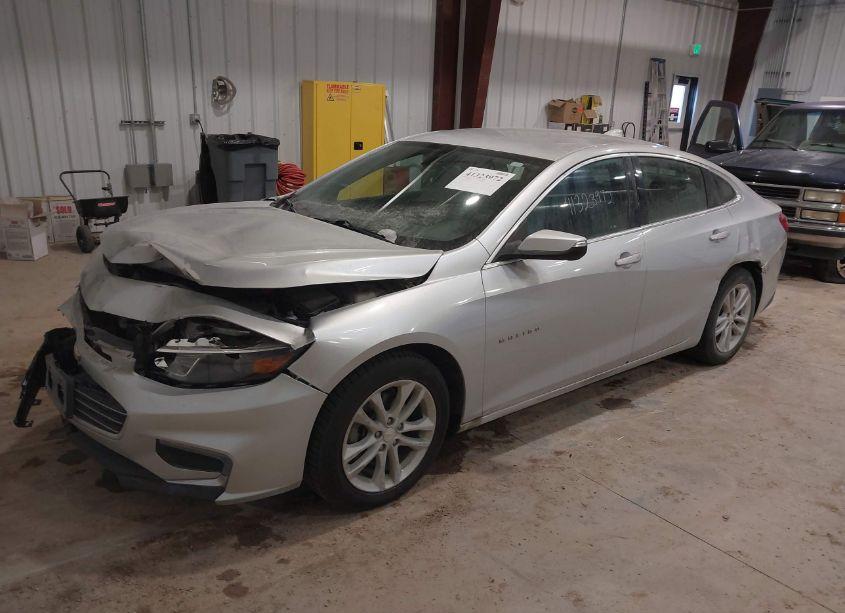 Photo 2 of 2018 Chevrolet Malibu LT (VIN 1G1ZD5STXJF129838)