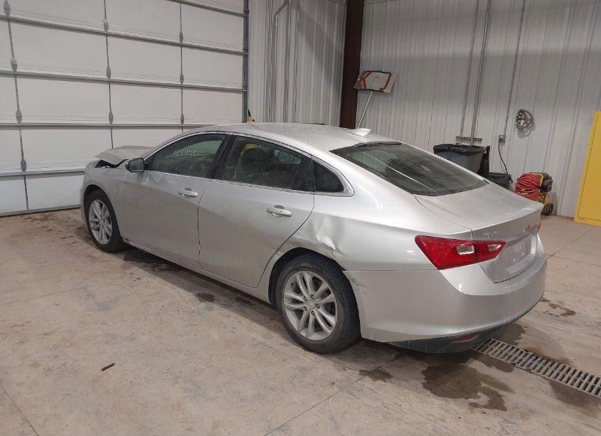 Photo 3 of 2018 Chevrolet Malibu LT (VIN 1G1ZD5STXJF129838)