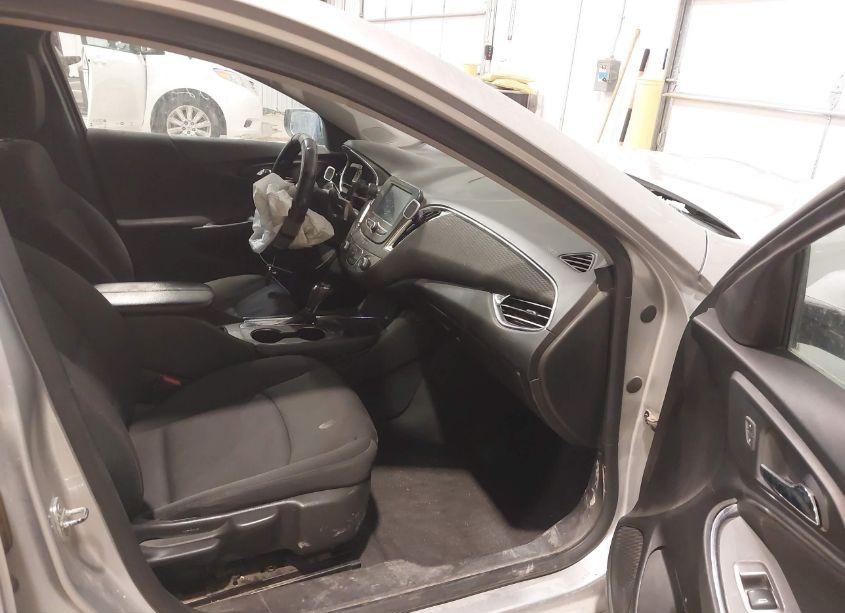 Photo 5 of 2018 Chevrolet Malibu LT (VIN 1G1ZD5STXJF129838)