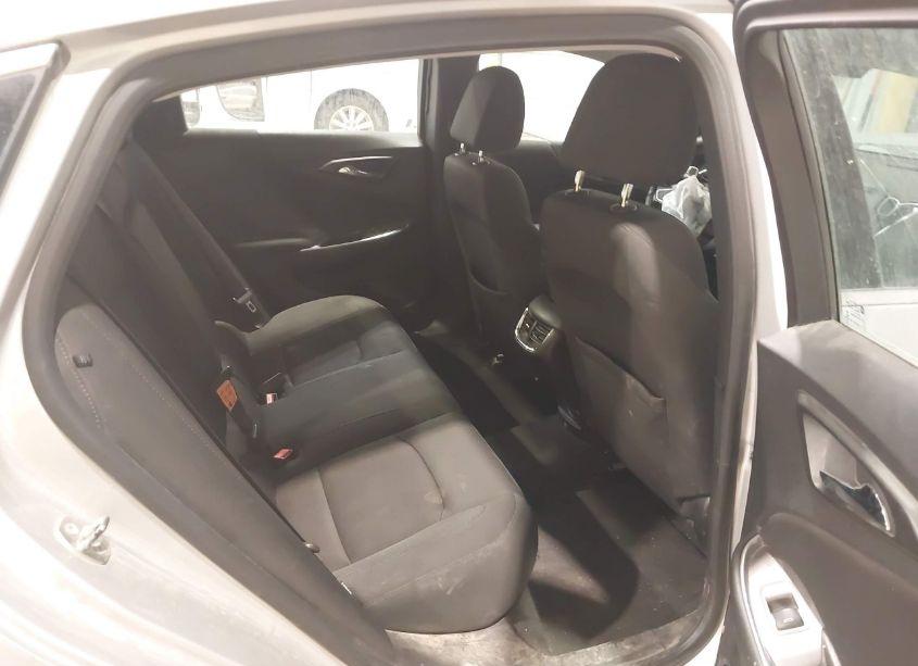 Photo 8 of 2018 Chevrolet Malibu LT (VIN 1G1ZD5STXJF129838)