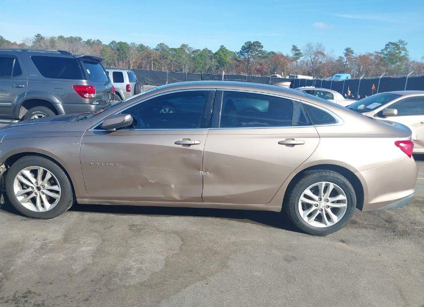 Photo 14 of 2018 Chevrolet Malibu LT (VIN 1G1ZD5STXJF132335)