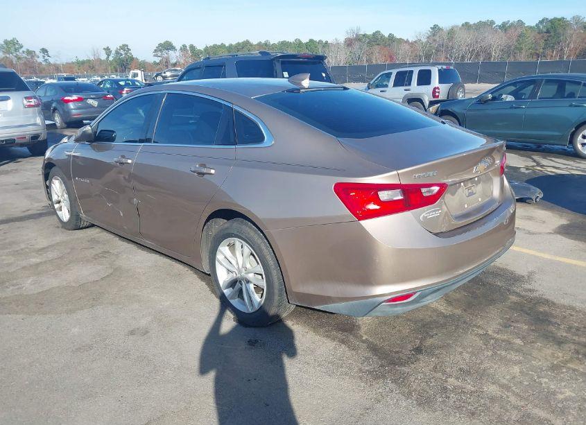 Photo 3 of 2018 Chevrolet Malibu LT (VIN 1G1ZD5STXJF132335)