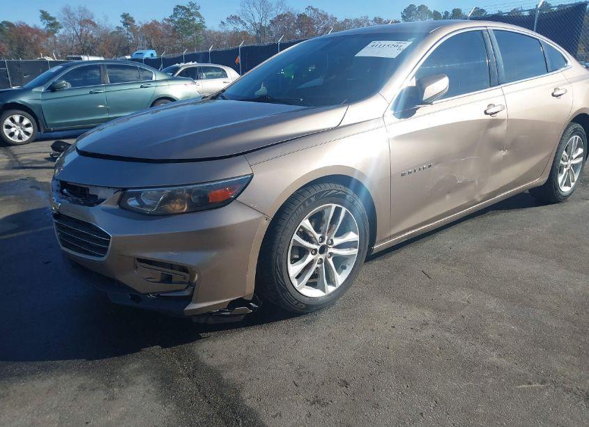 Photo 6 of 2018 Chevrolet Malibu LT (VIN 1G1ZD5STXJF132335)